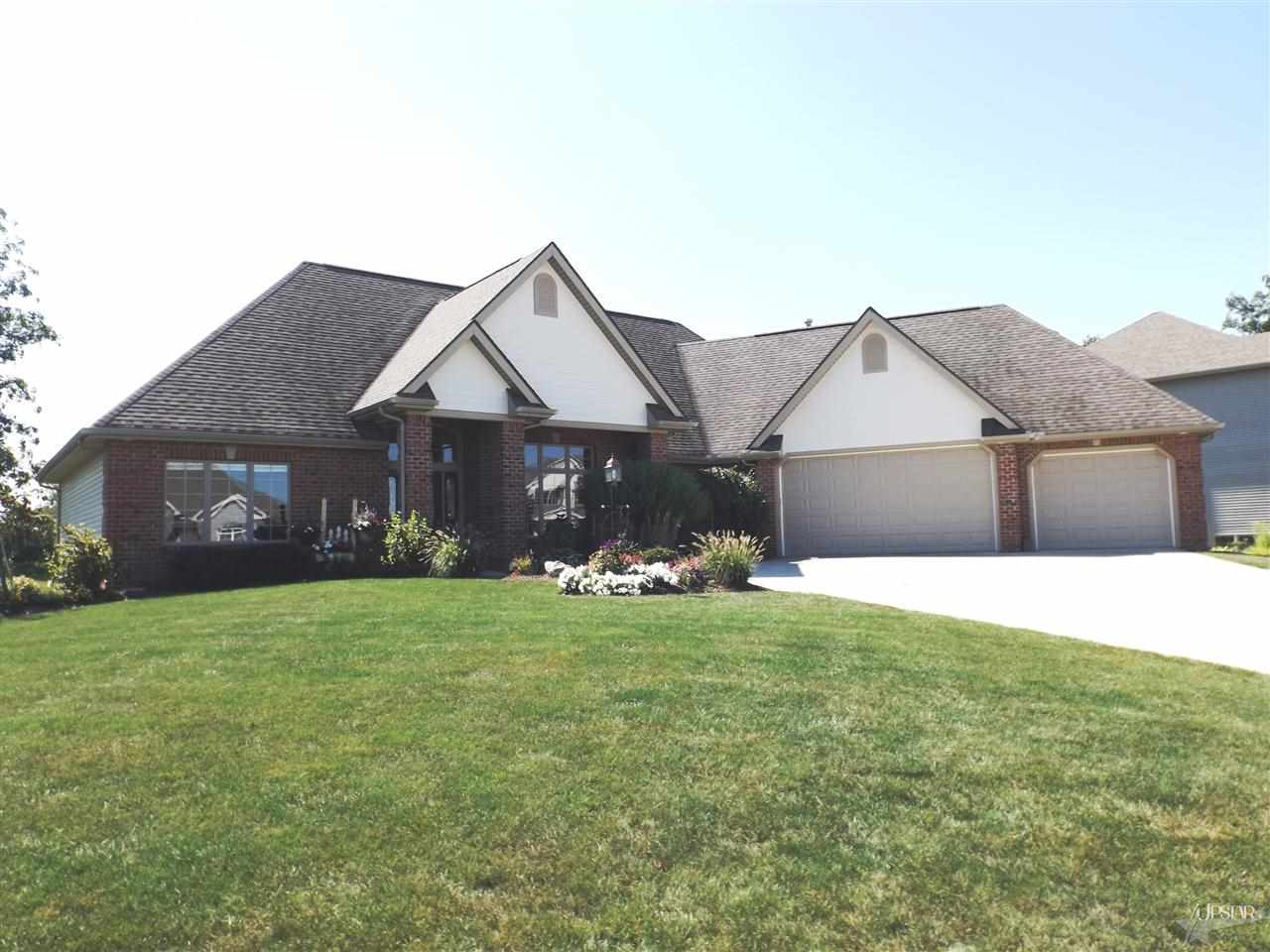 1828 Worthington Dr, Fort Wayne, IN 46845 photo 1