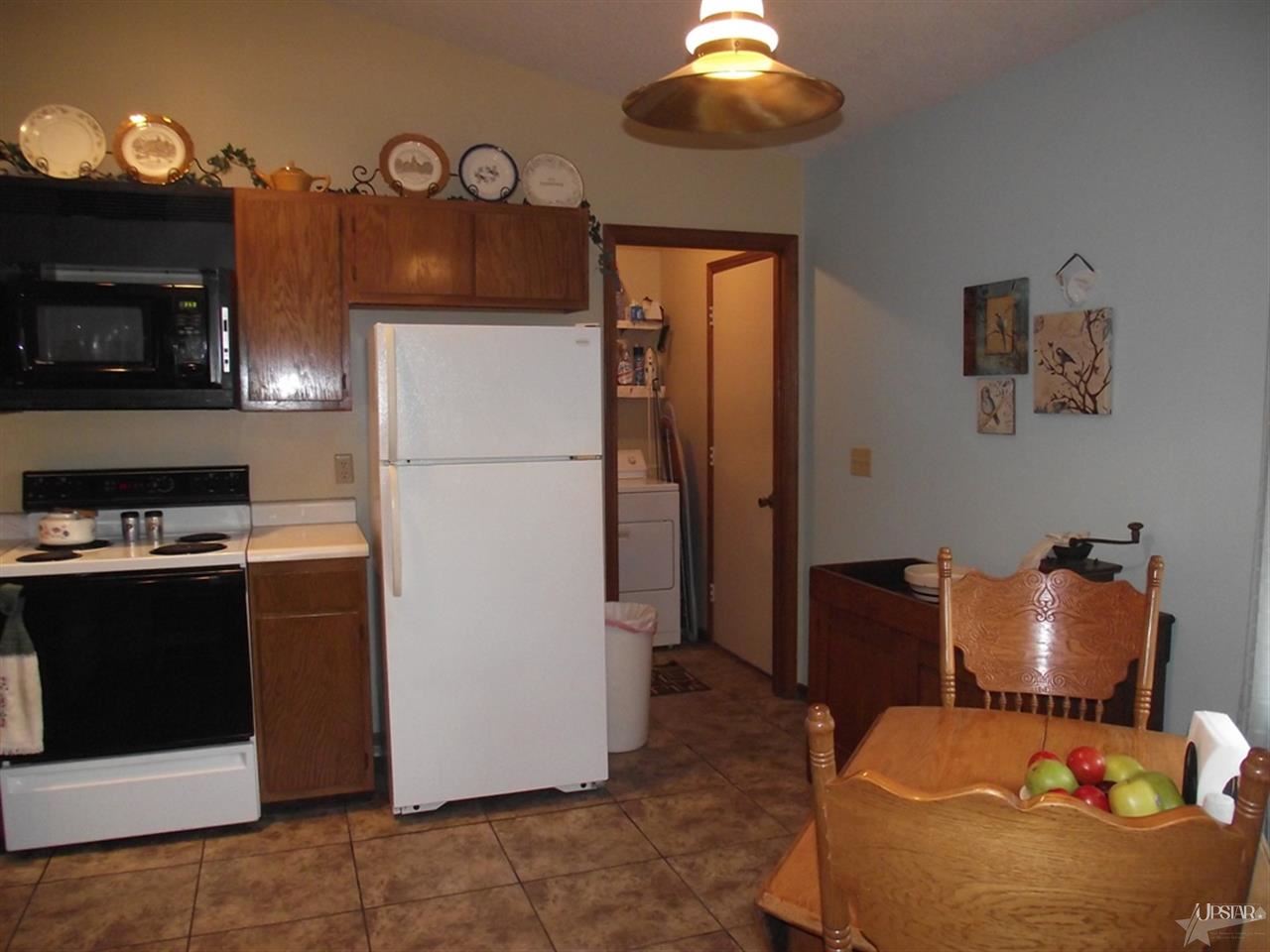 514 Larch Ln, Fort Wayne, IN 46825 photo 9