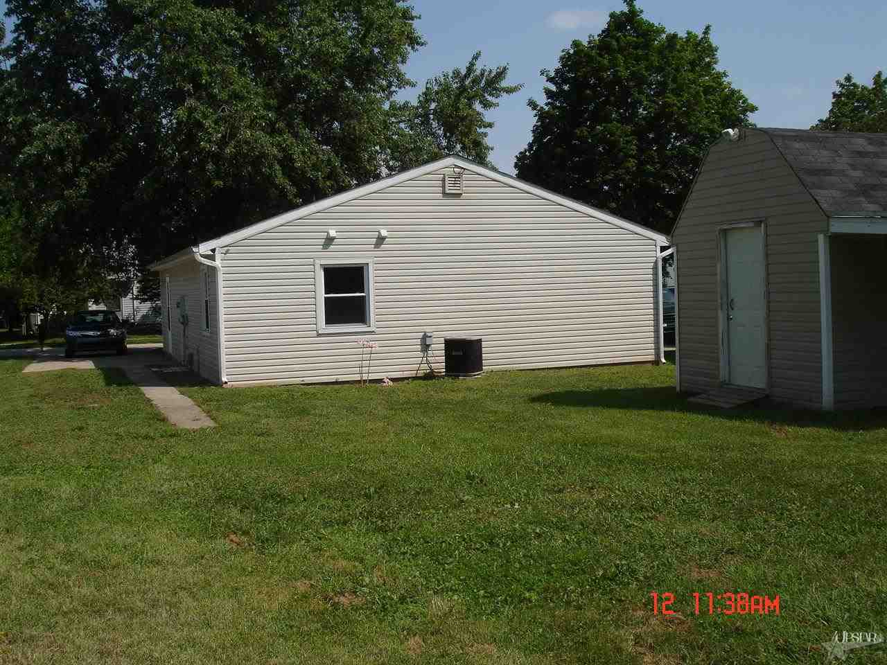 2711 Fairoak Dr, Fort Wayne, IN 46809 photo 2
