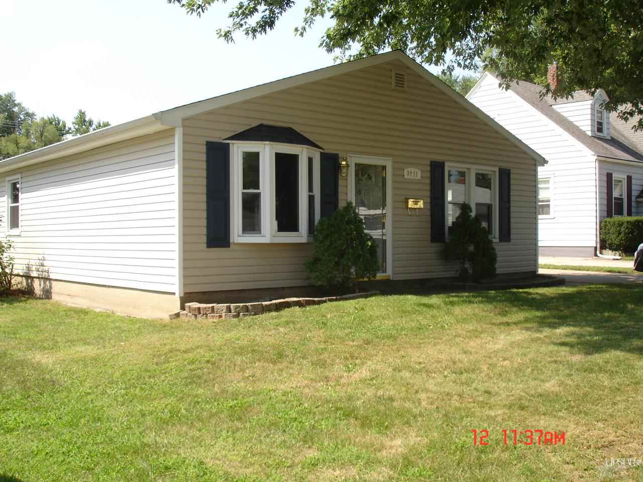 2711 Fairoak Dr, Fort Wayne, IN 46809 photo 1