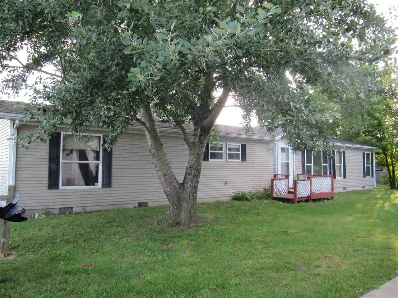 513 N Boone St, Reynolds, IN 47980 photo 1