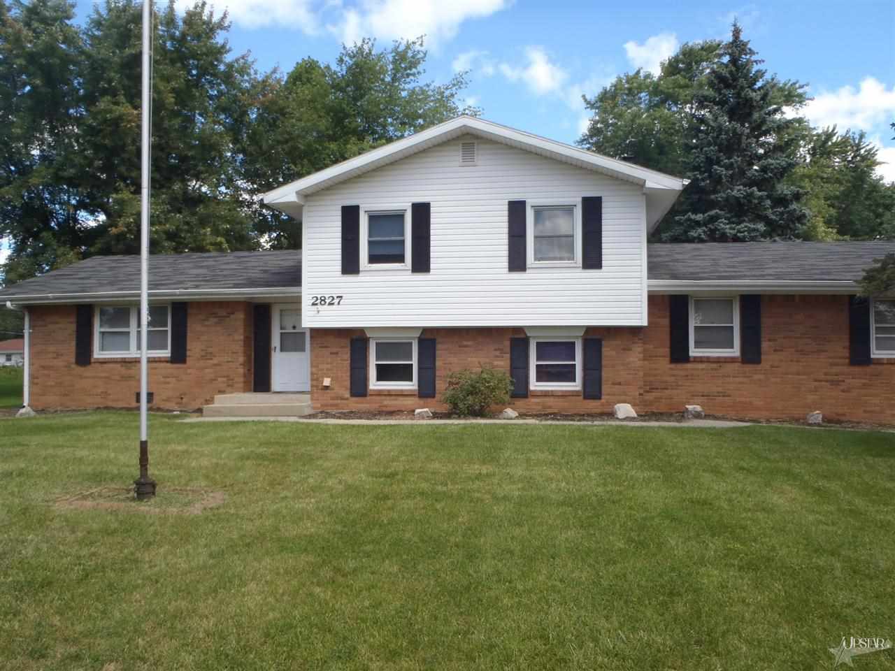 2827 Ridgeway Dr, Fort Wayne, IN 46816 photo 2