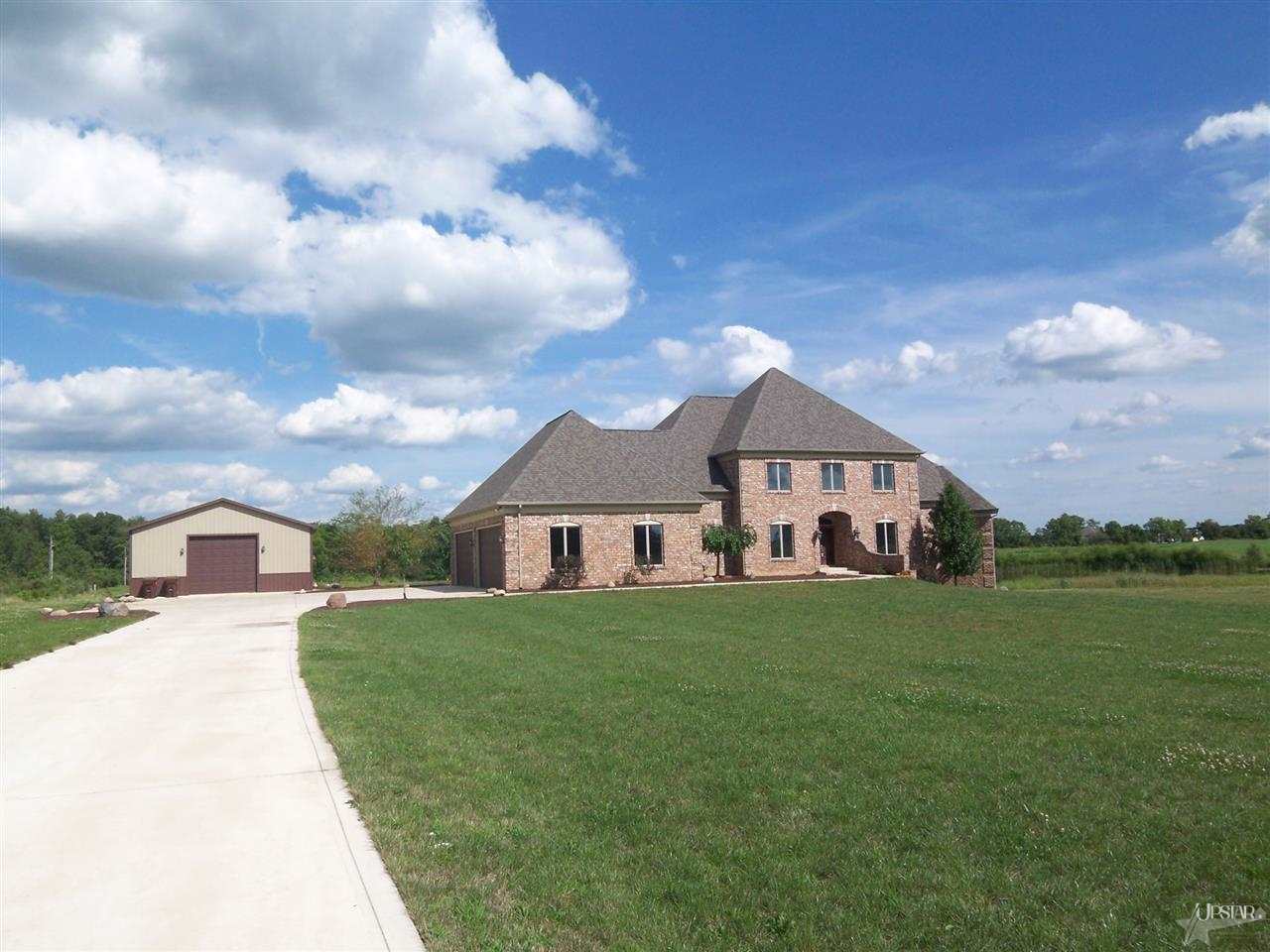 17208 Lochner Rd, Spencerville, IN 46788 photo 1