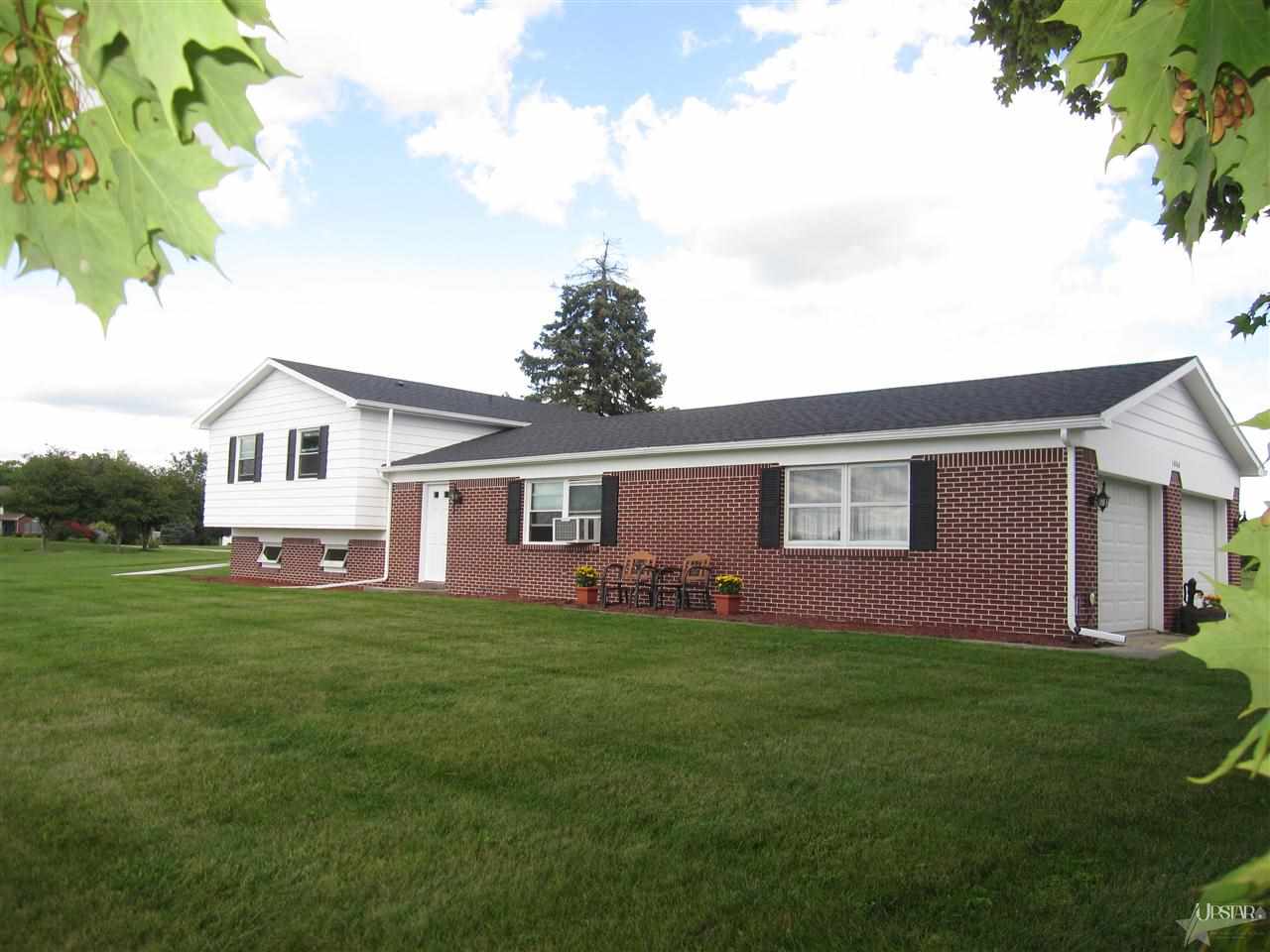 1868 N Etna Rd, Columbia City, IN 46725 photo 1