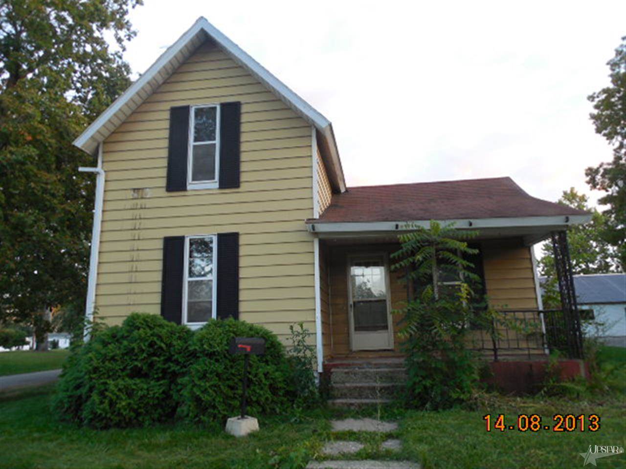 242 Lisle St, Kendallville, IN 46755 photo 1
