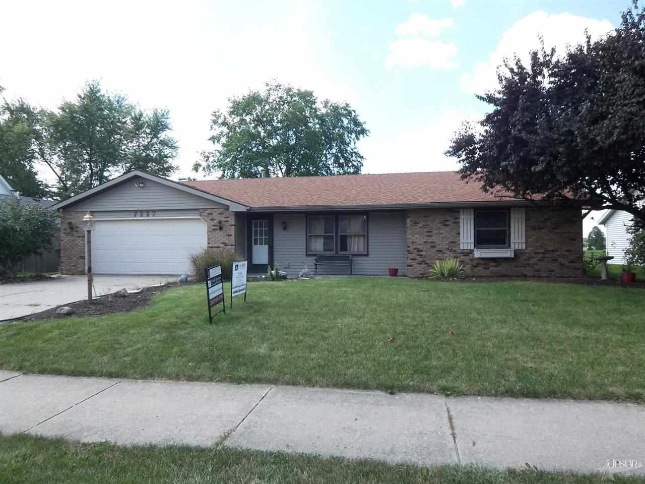 7227 Tanbark Ln, Fort Wayne, IN 46835 photo 1
