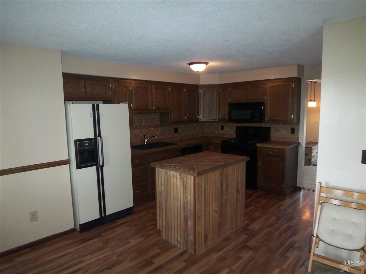 7227 Tanbark Ln, Fort Wayne, IN 46835 photo 2
