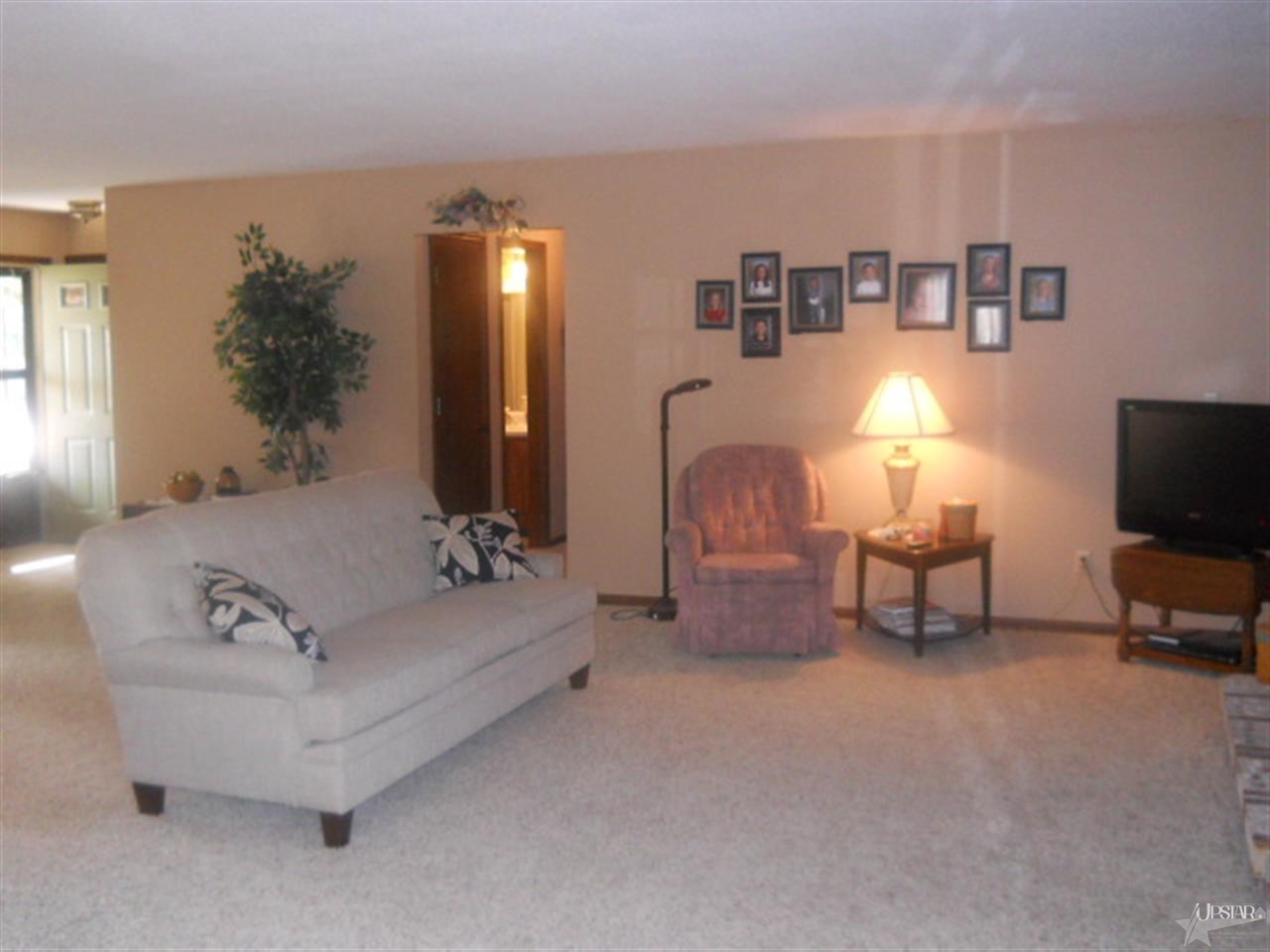 1321 Canterbury Dr, Decatur, IN 46733 photo 11