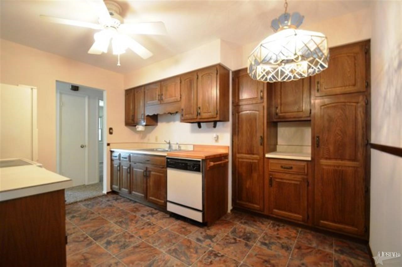 7322 Capri Dr, Fort Wayne, IN 46819 photo 7