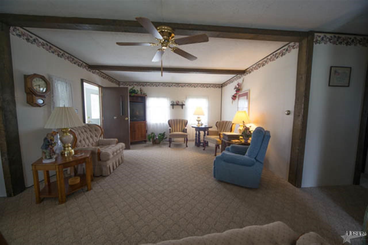 415 Clark St, Huntington, IN 46750 photo 4