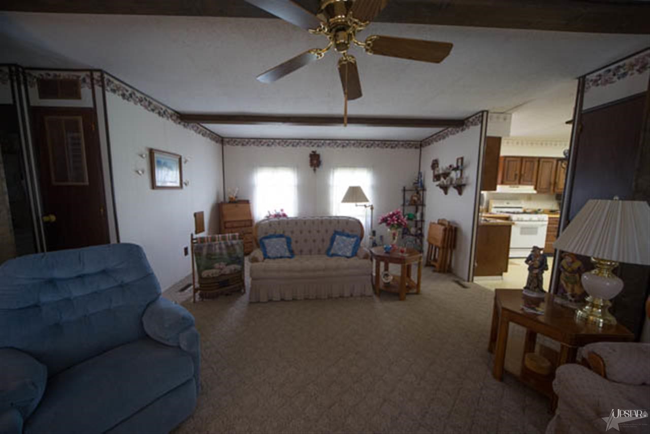 415 Clark St, Huntington, IN 46750 photo 3