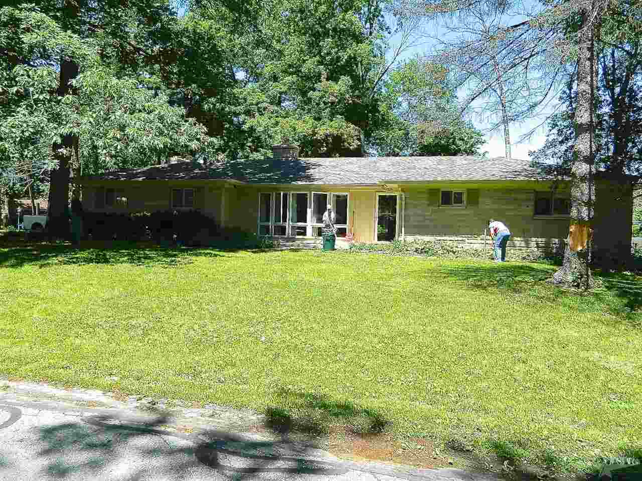 2107 Beechmont Dr, Fort Wayne, IN 46825 photo 1