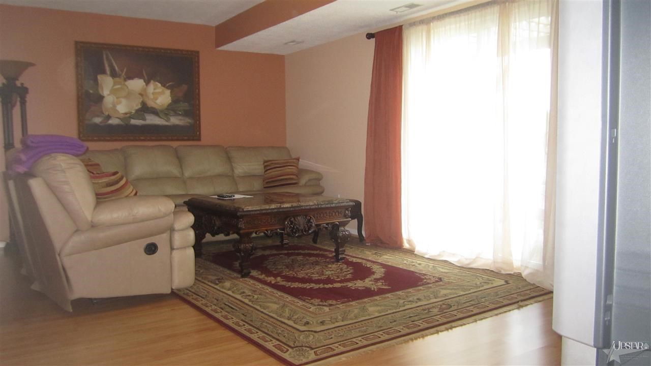 924 May Pl, Fort Wayne, IN 46825 photo 6