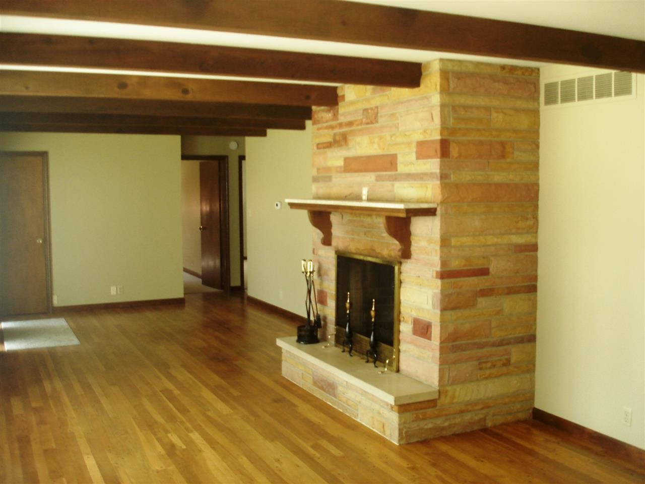 421 N Kimble Dr, Bloomington, IN 47404 photo 2