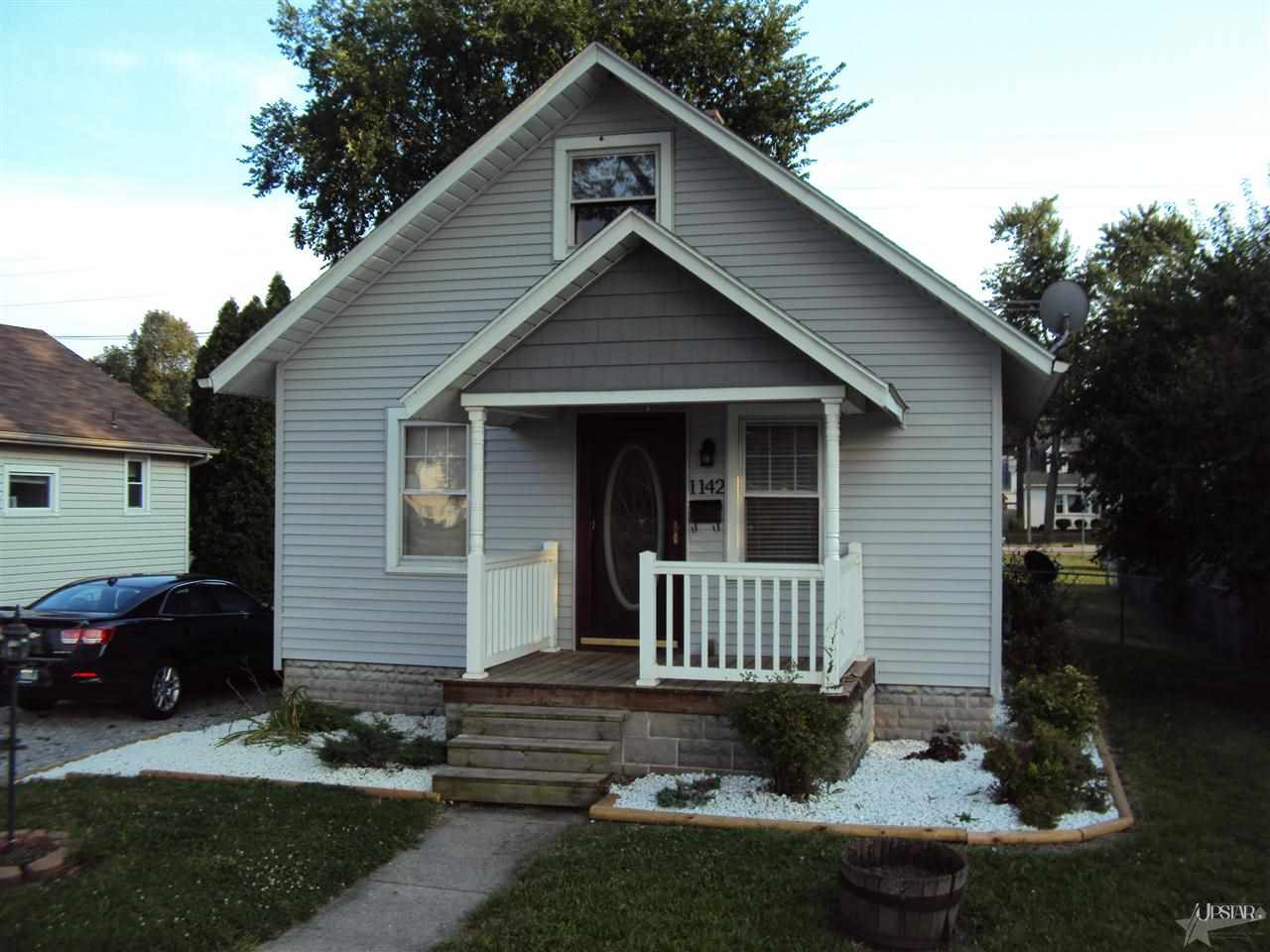 1142 Hartzell St, New Haven, IN 46774 photo 1