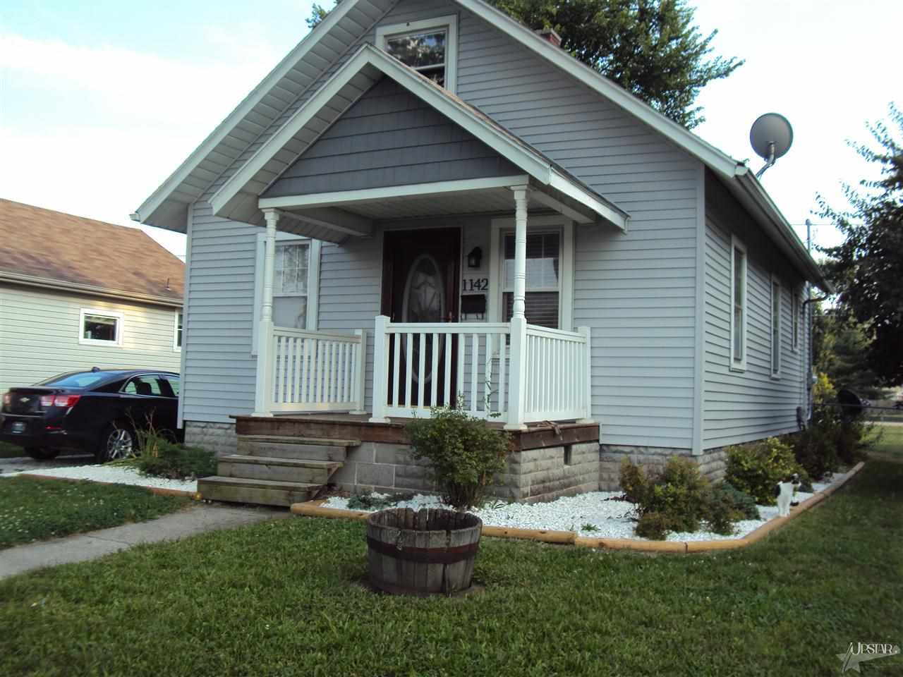 1142 Hartzell St, New Haven, IN 46774 photo 2