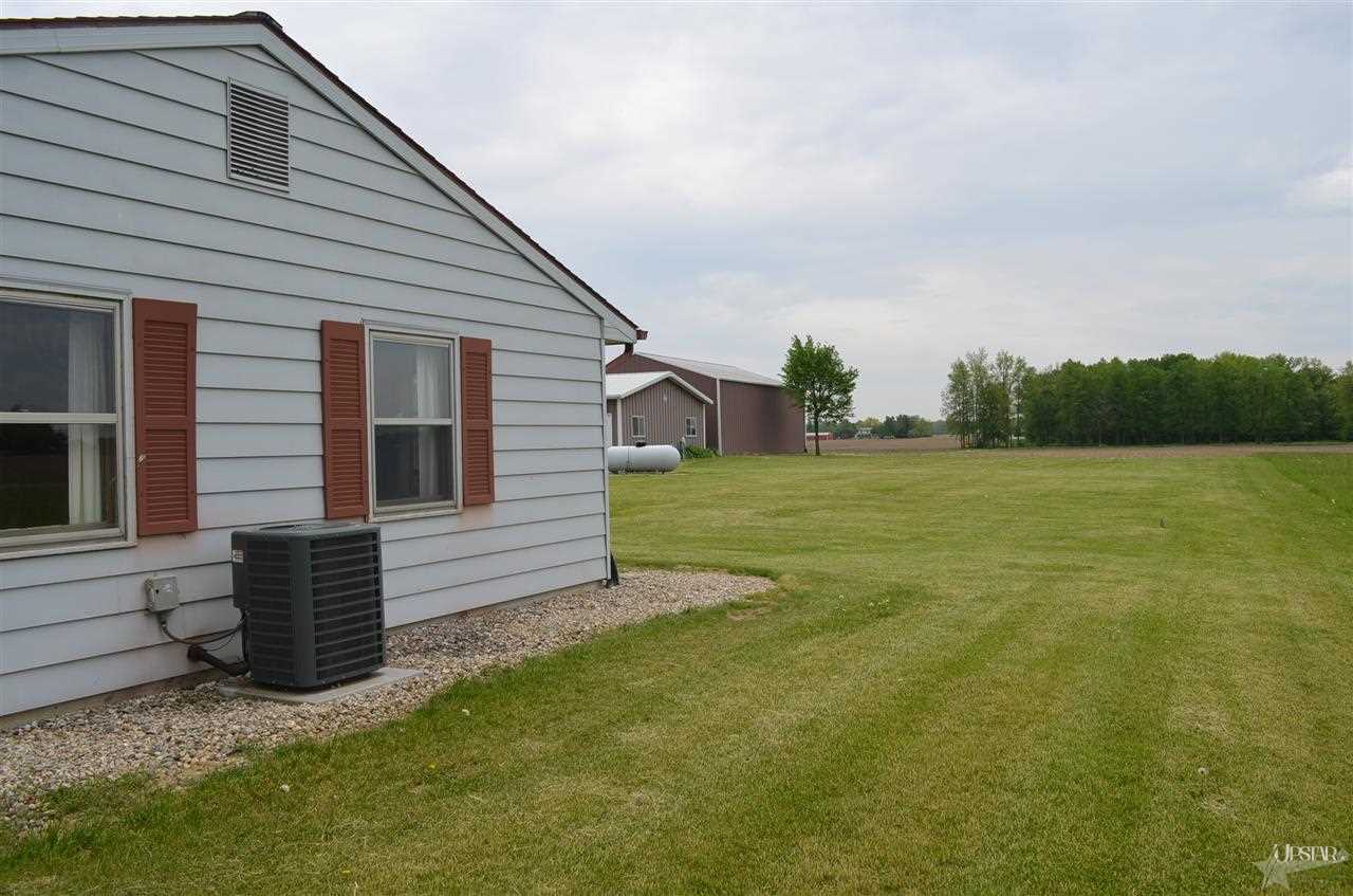 2040 E 1100 N, Ossian, IN 46777 photo 9
