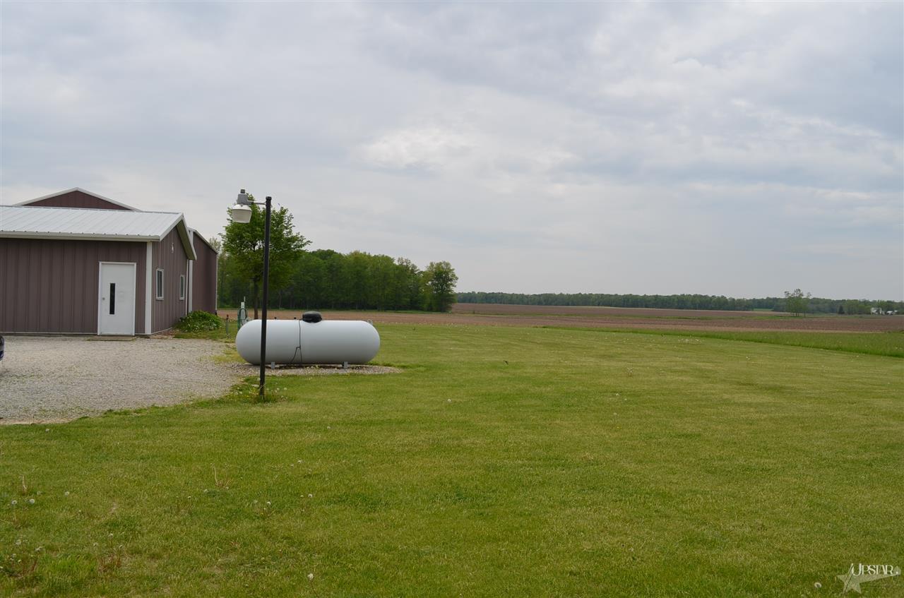 2040 E 1100 N, Ossian, IN 46777 photo 12