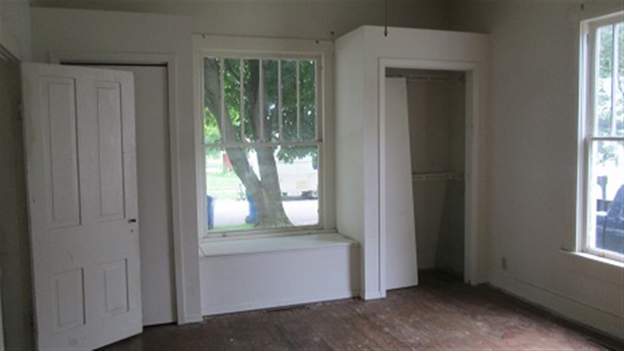 307 W Smith St, Oxford, IN 47971 photo 5
