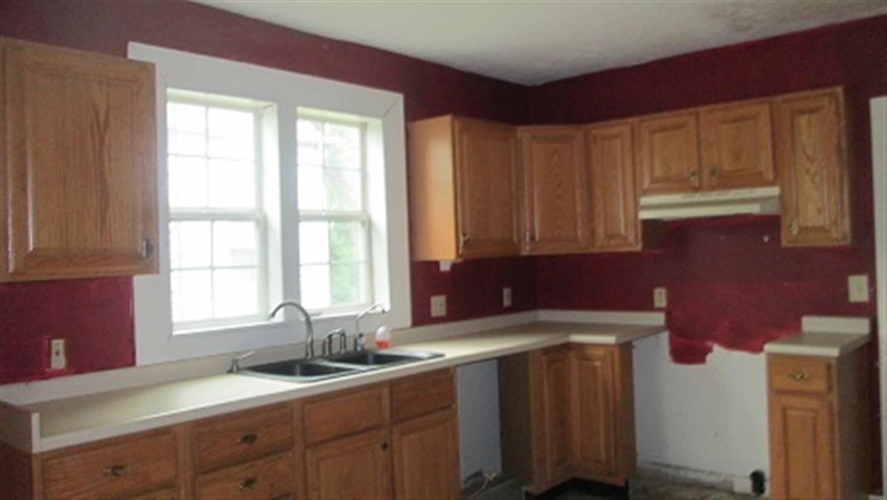 307 W Smith St, Oxford, IN 47971 photo 3