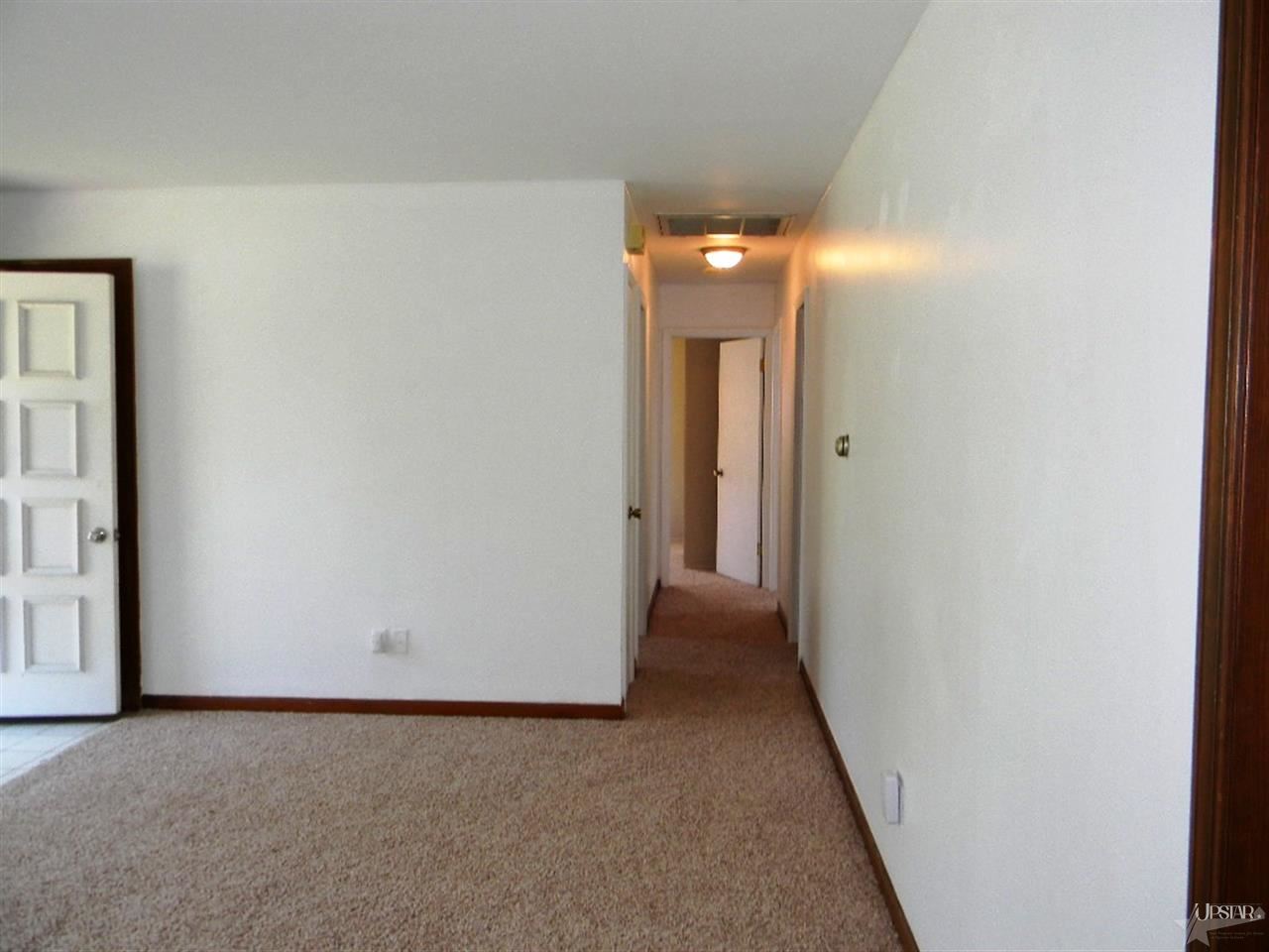 2520 Ridgeway Dr, Fort Wayne, IN 46816 photo 9