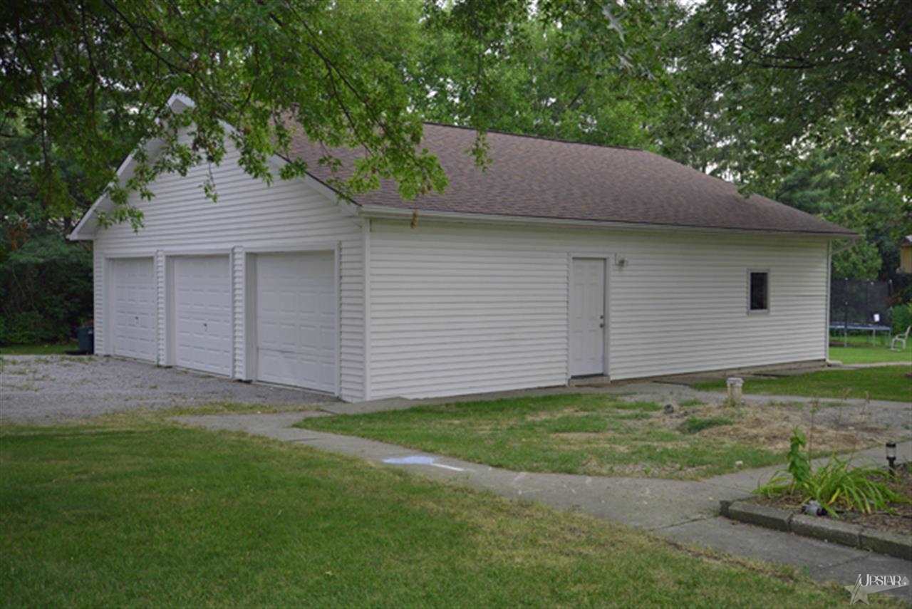 11602 Saint Francis Way, Fort Wayne, IN 46816 photo 3