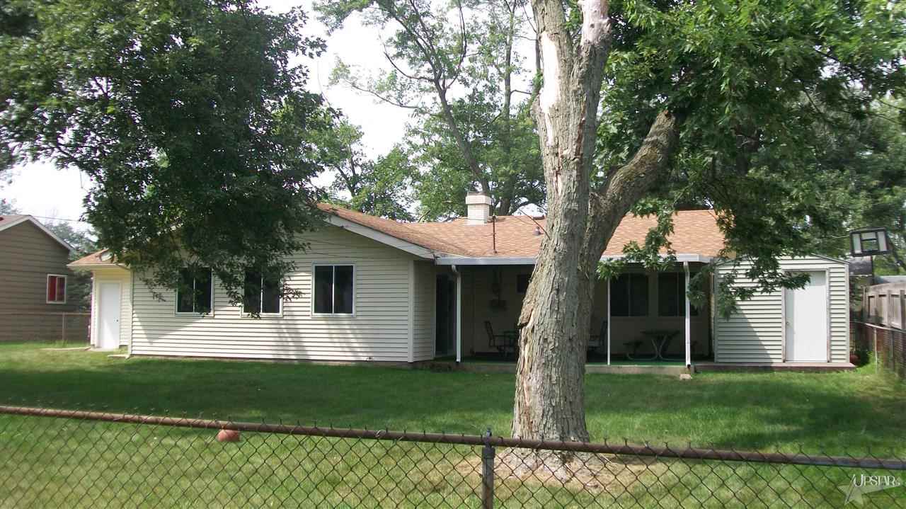 1715 N Glendale Dr, Fort Wayne, IN 46804 photo 2