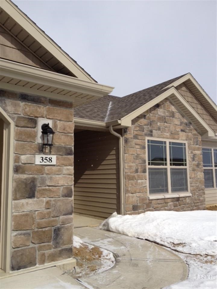 358 S Pumpkin Ridge Ct, Columbia City, IN 46725 photo 2