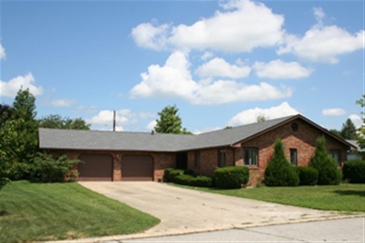 903 Maple Dr, Frankfort, IN 46041 photo 1