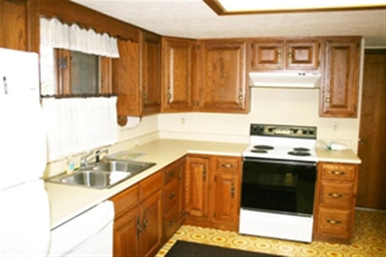 903 Maple Dr, Frankfort, IN 46041 photo 4
