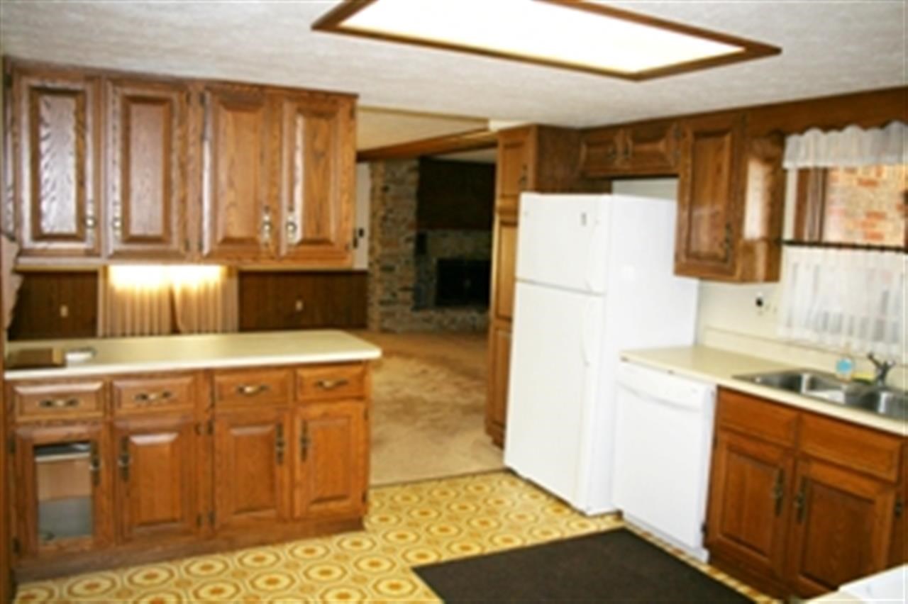 903 Maple Dr, Frankfort, IN 46041 photo 6