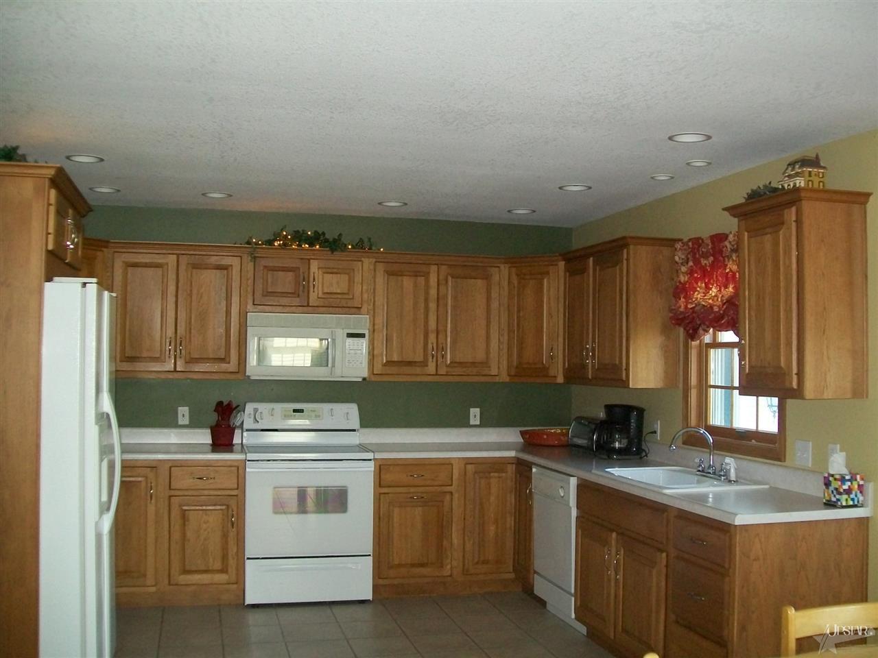 16020 Davis Rd, Spencerville, IN 46788 photo 11