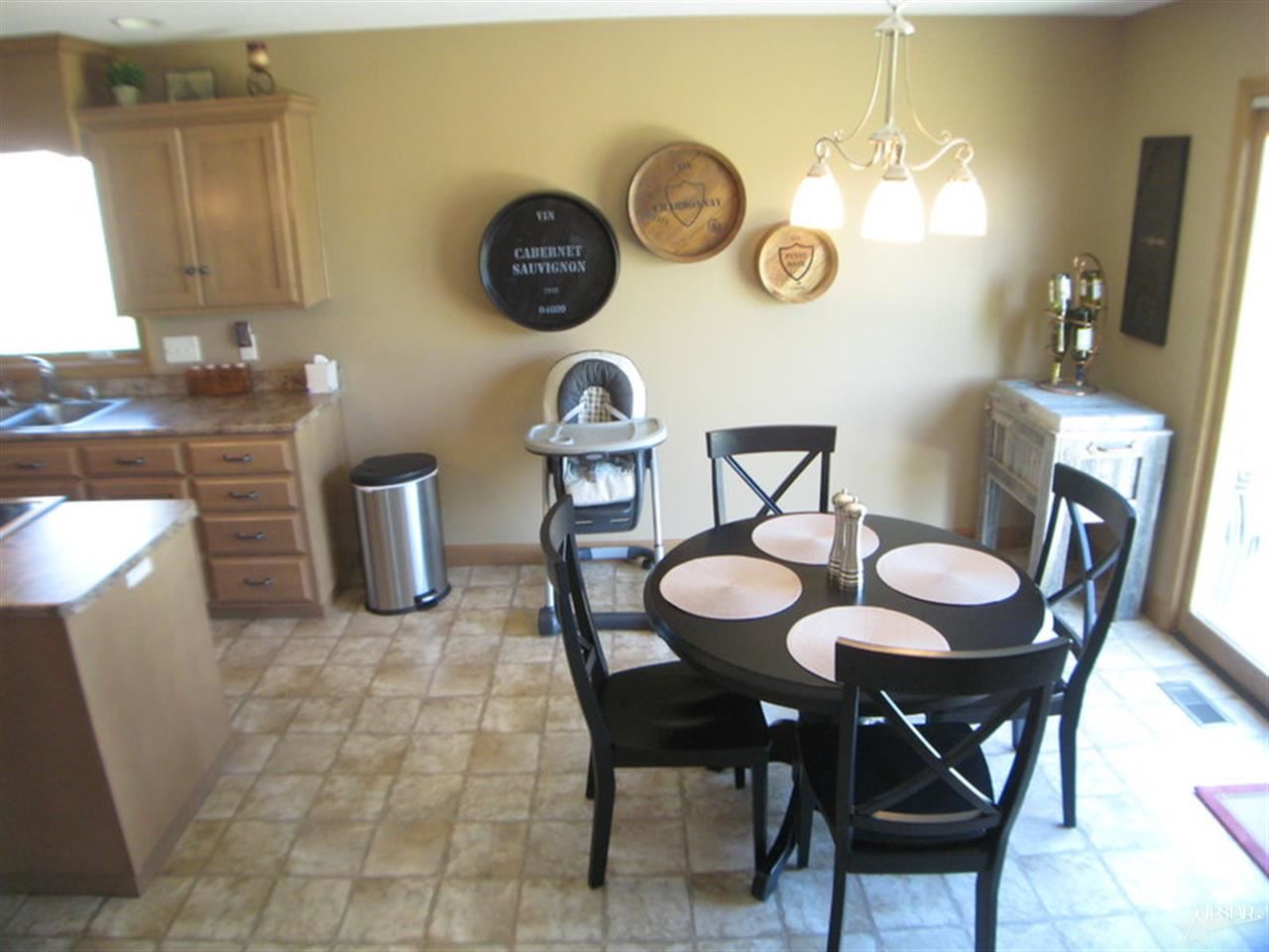 535 Cricketeer Ct, Bluffton, IN 46714 photo 8