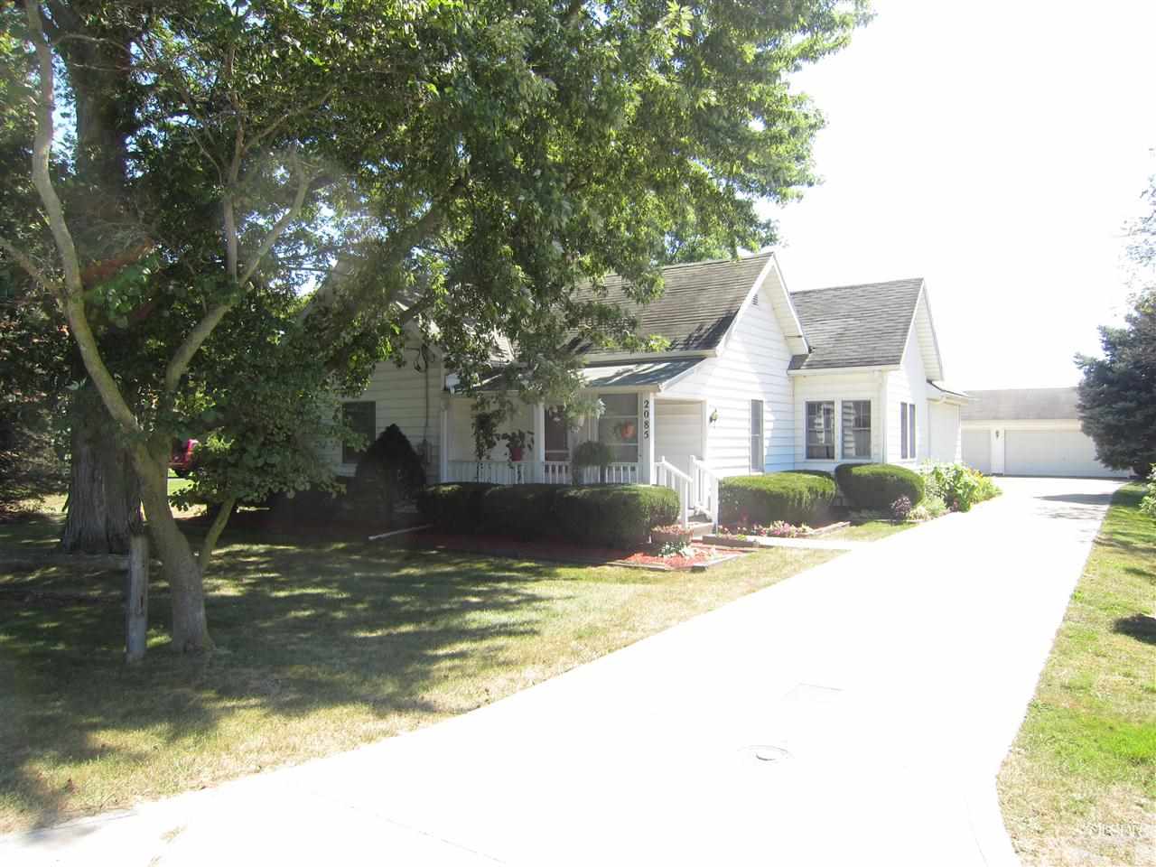 2085 Riverside Dr, Huntington, IN 46750 photo 1