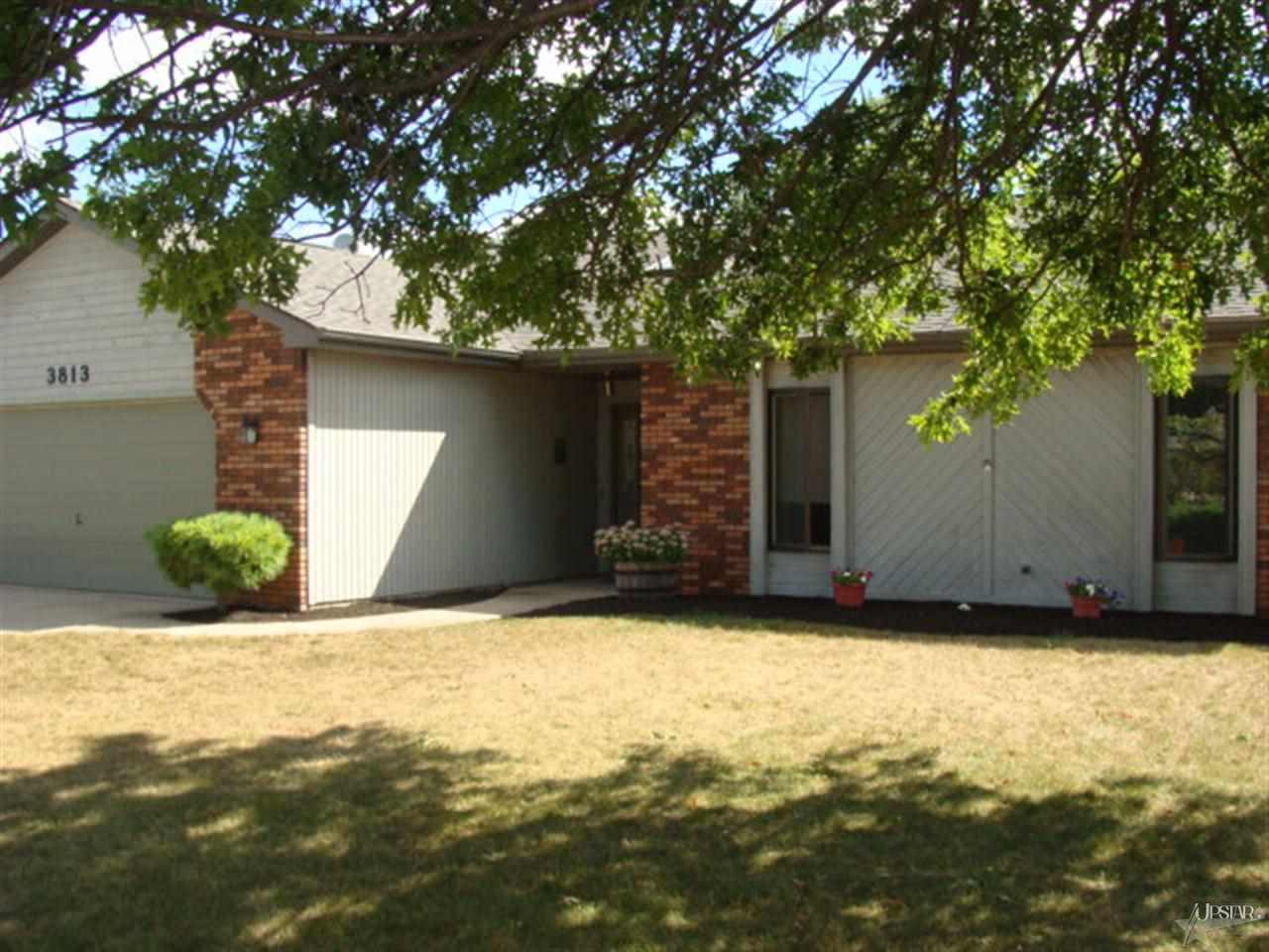 3813 Scarborough Dr, New Haven, IN 46774 photo 2