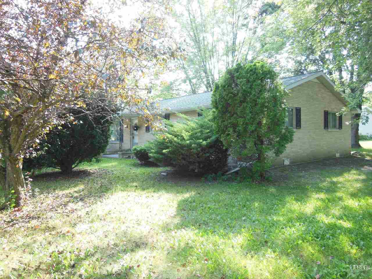 3722 E Saddle Dr, Fort Wayne, IN 46804 photo 2