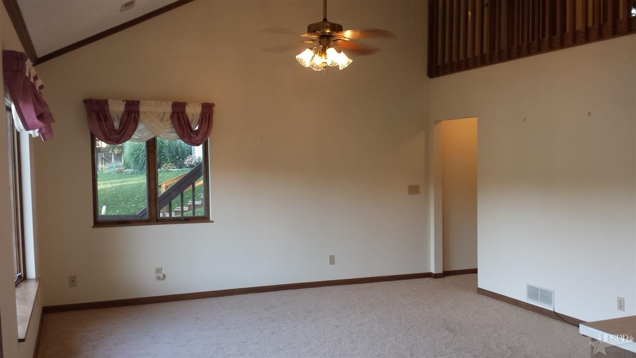 1667 E Bair Rd, Columbia City, IN 46725 photo 4
