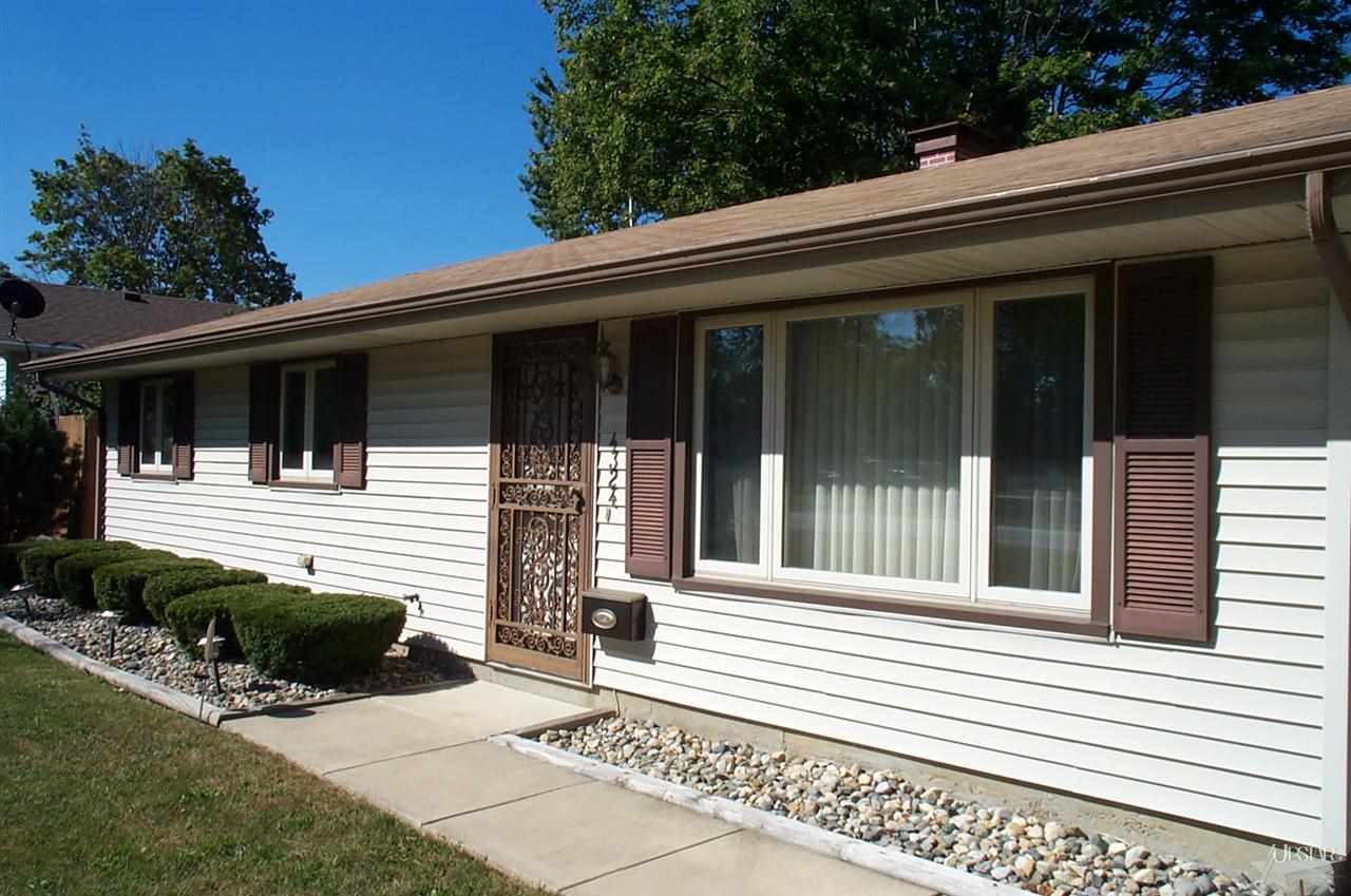4324 Wayne Trce, Fort Wayne, IN 46806 photo 2