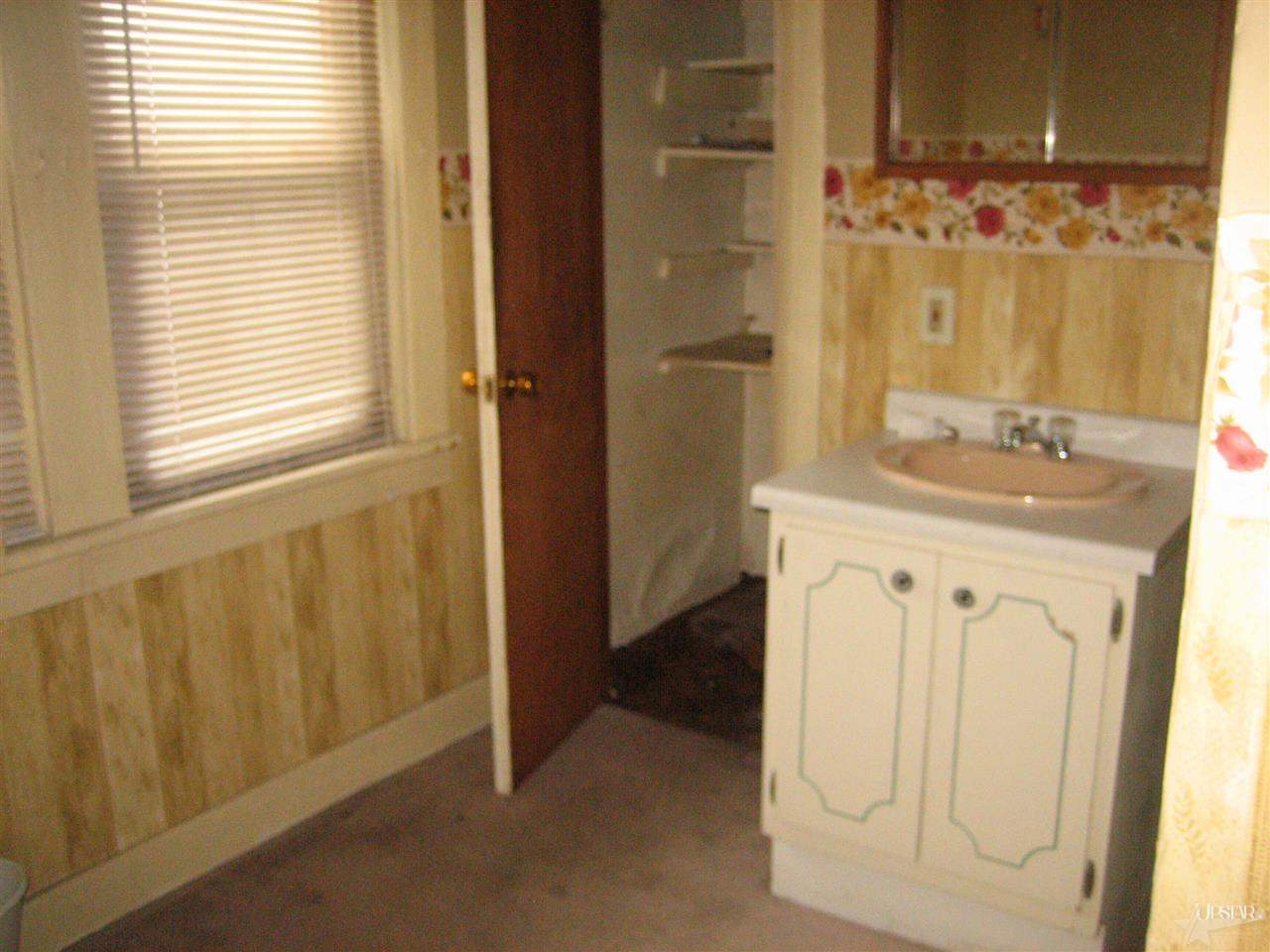 726 Lillian Ave, Fort Wayne, IN 46808 photo 4