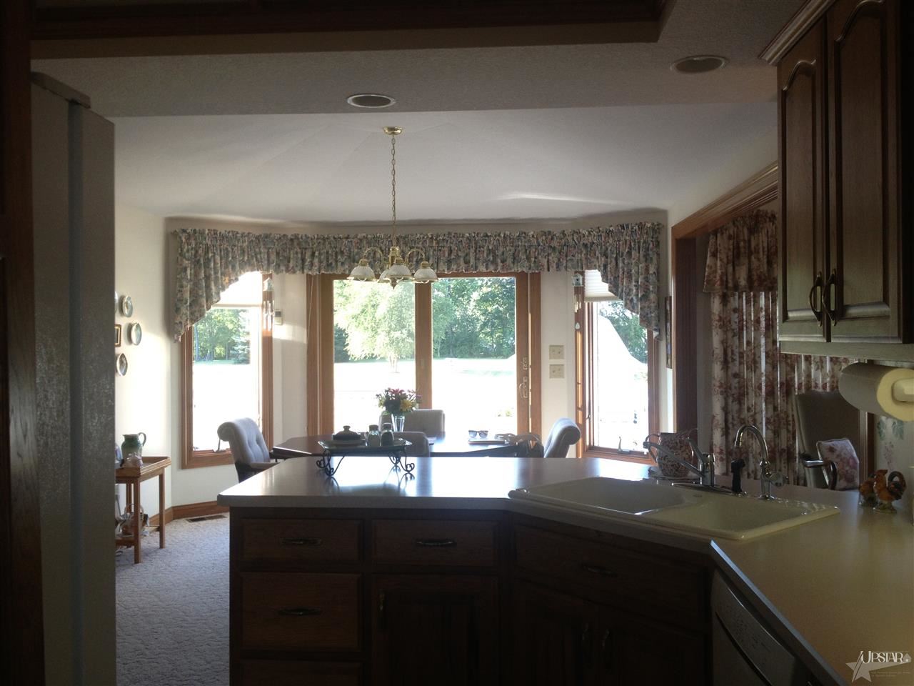 3546 Franklin Dr, Auburn, IN 46706 photo 5