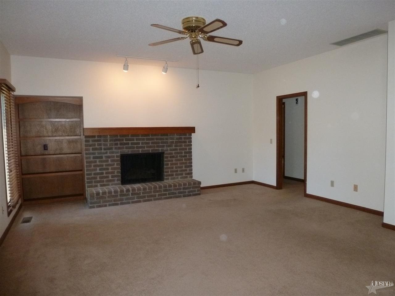 5711 Bayside Dr, Fort Wayne, IN 46815 photo 2