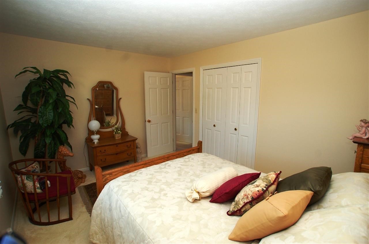 1051 Homewood Dr, Frankfort, IN 46041 photo 8
