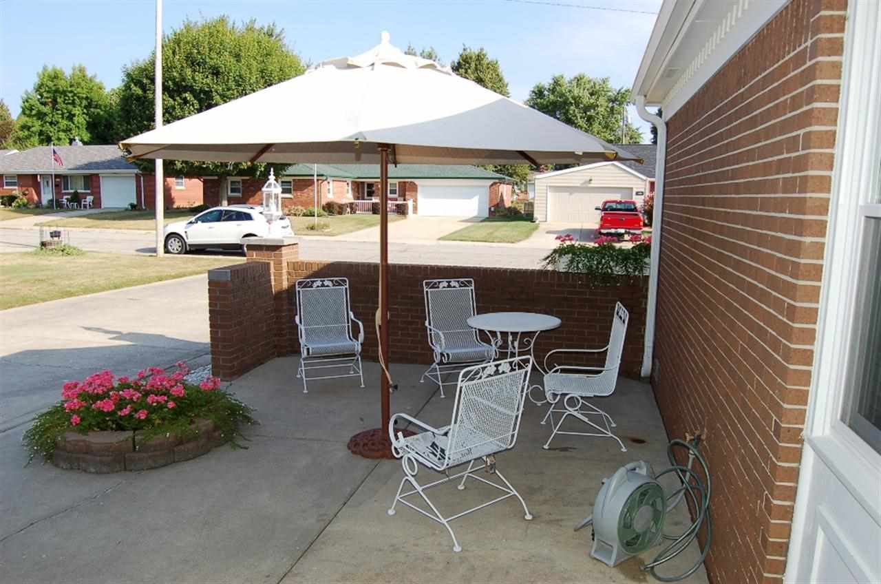 1051 Homewood Dr, Frankfort, IN 46041 photo 2