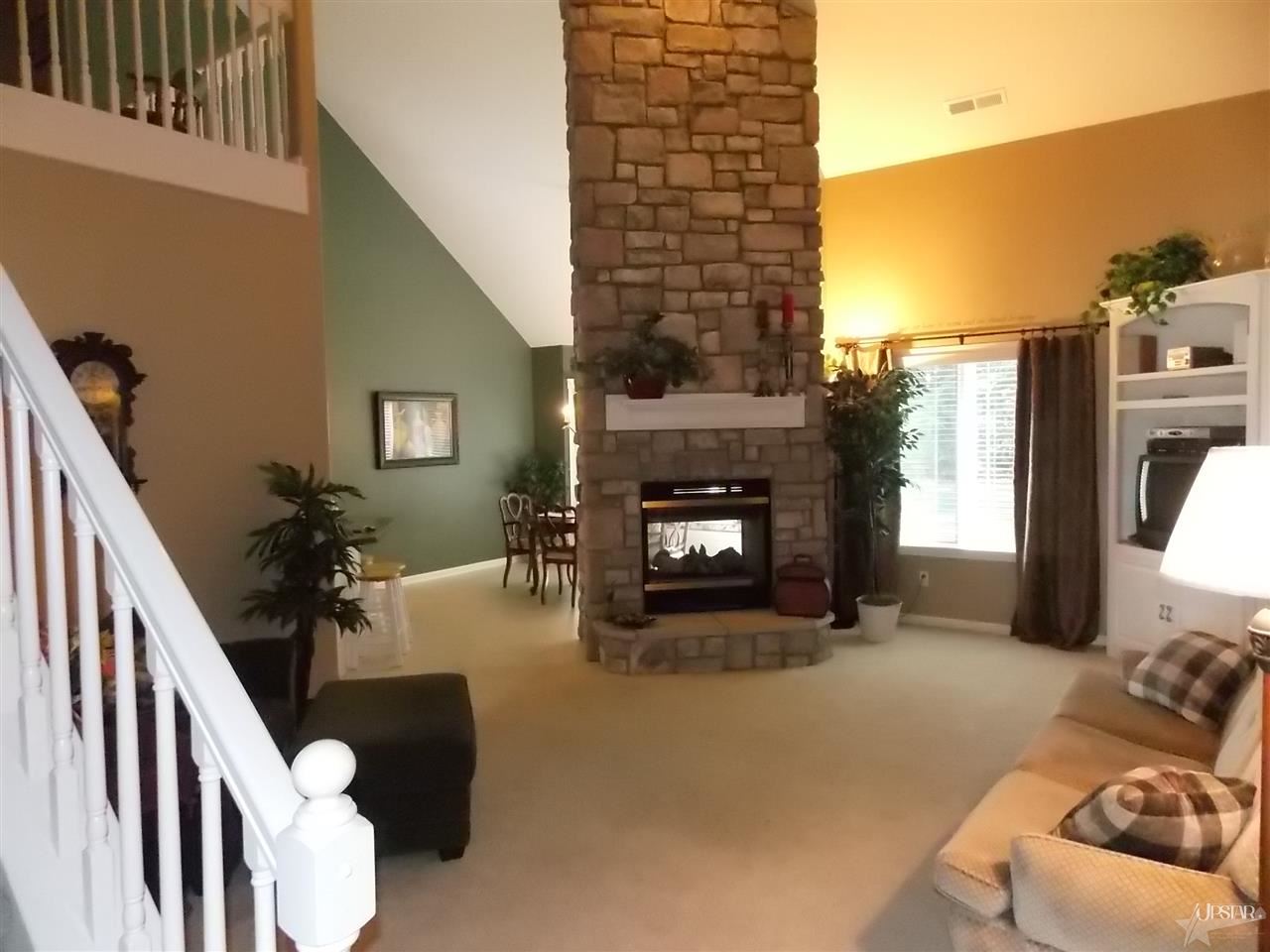 11724 Island Cove Dr, Fort Wayne, IN 46845 photo 2