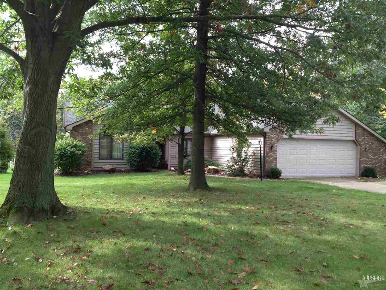 2598 E Maple Dr, Bluffton, IN 46714 photo 3