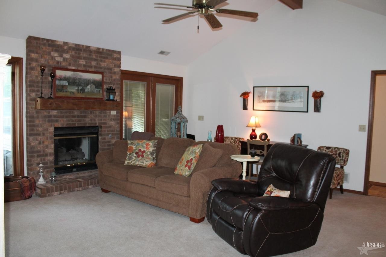 2598 E Maple Dr, Bluffton, IN 46714 photo 10