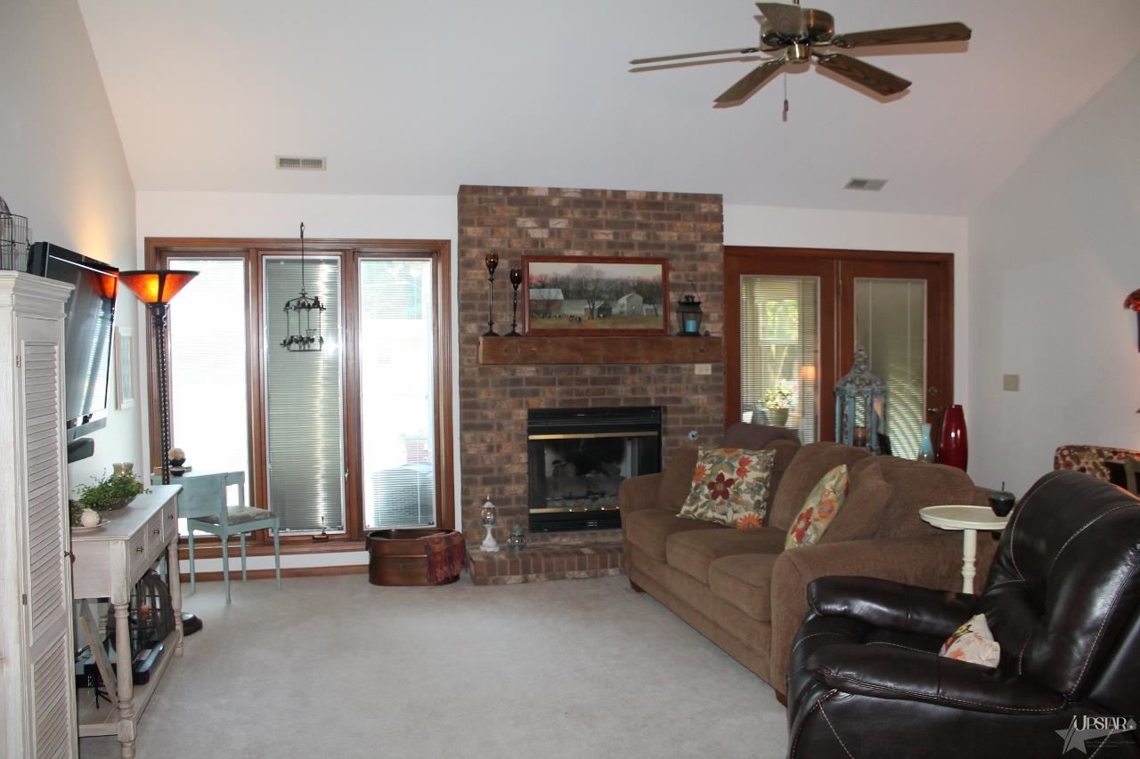2598 E Maple Dr, Bluffton, IN 46714 photo 12