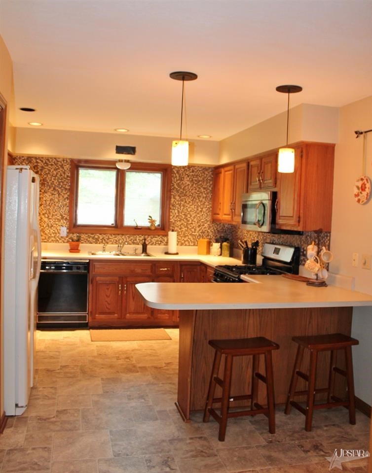 2598 E Maple Dr, Bluffton, IN 46714 photo 6