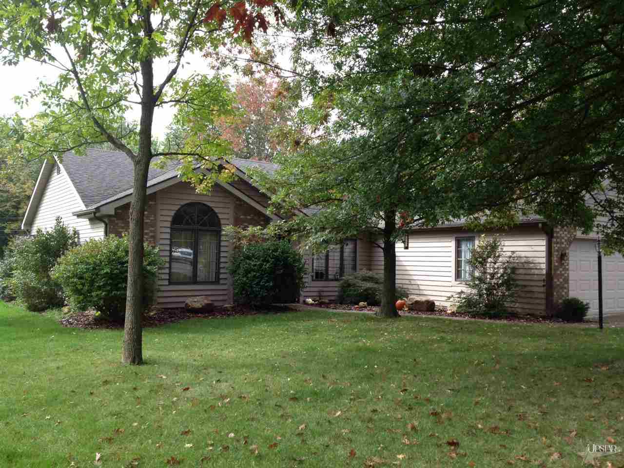 2598 E Maple Dr, Bluffton, IN 46714 photo 1