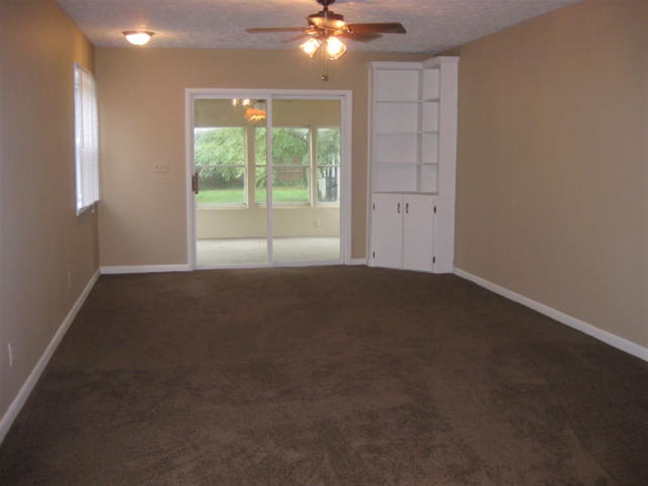 400 Main Ave, Frankfort, IN 46041 photo 2